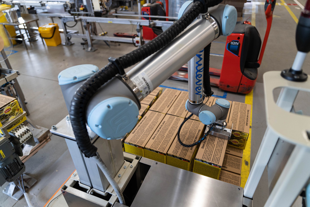 UR-cobot-pallettizing-4