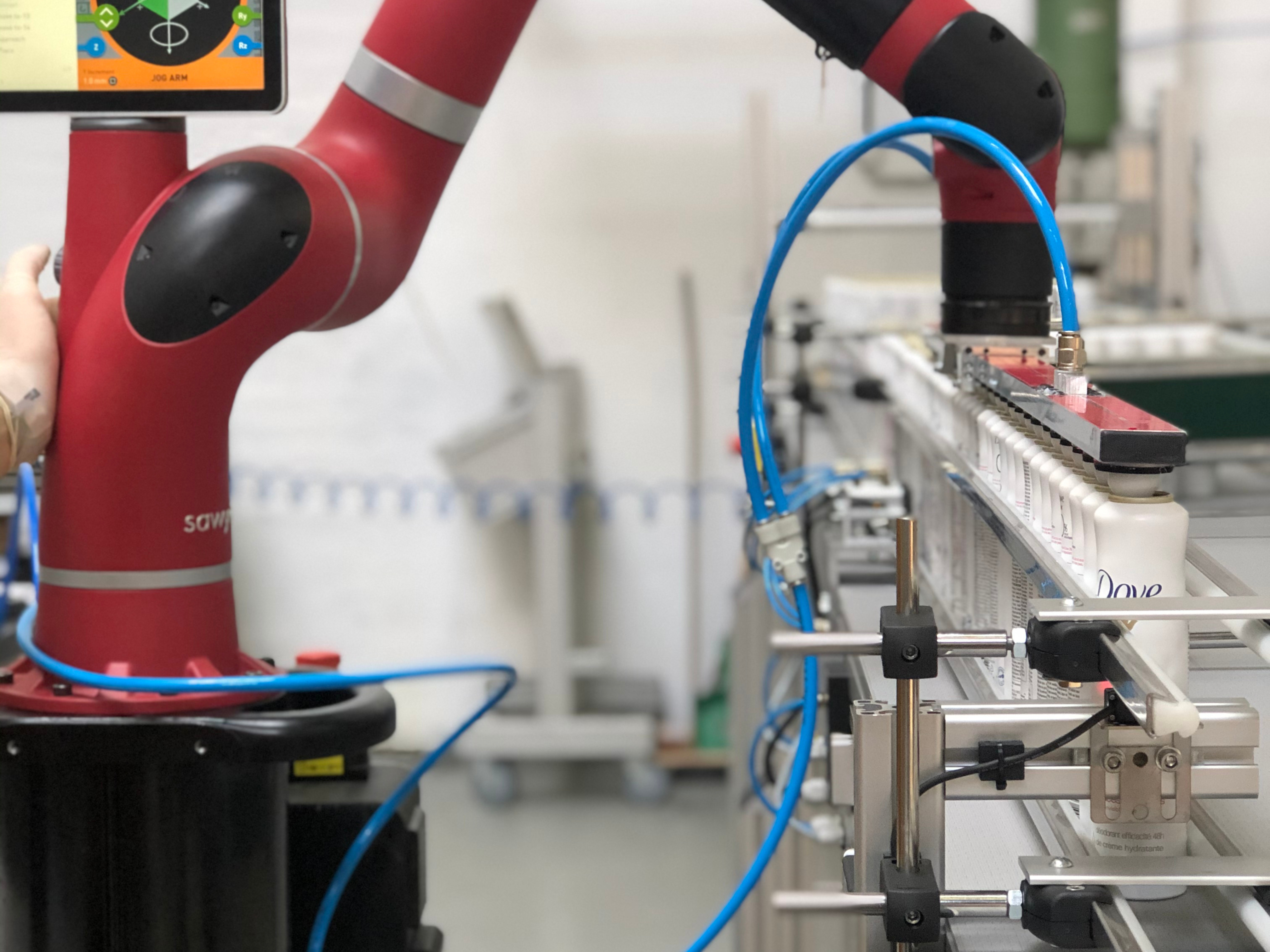 automated-bottle-unloading-system-2