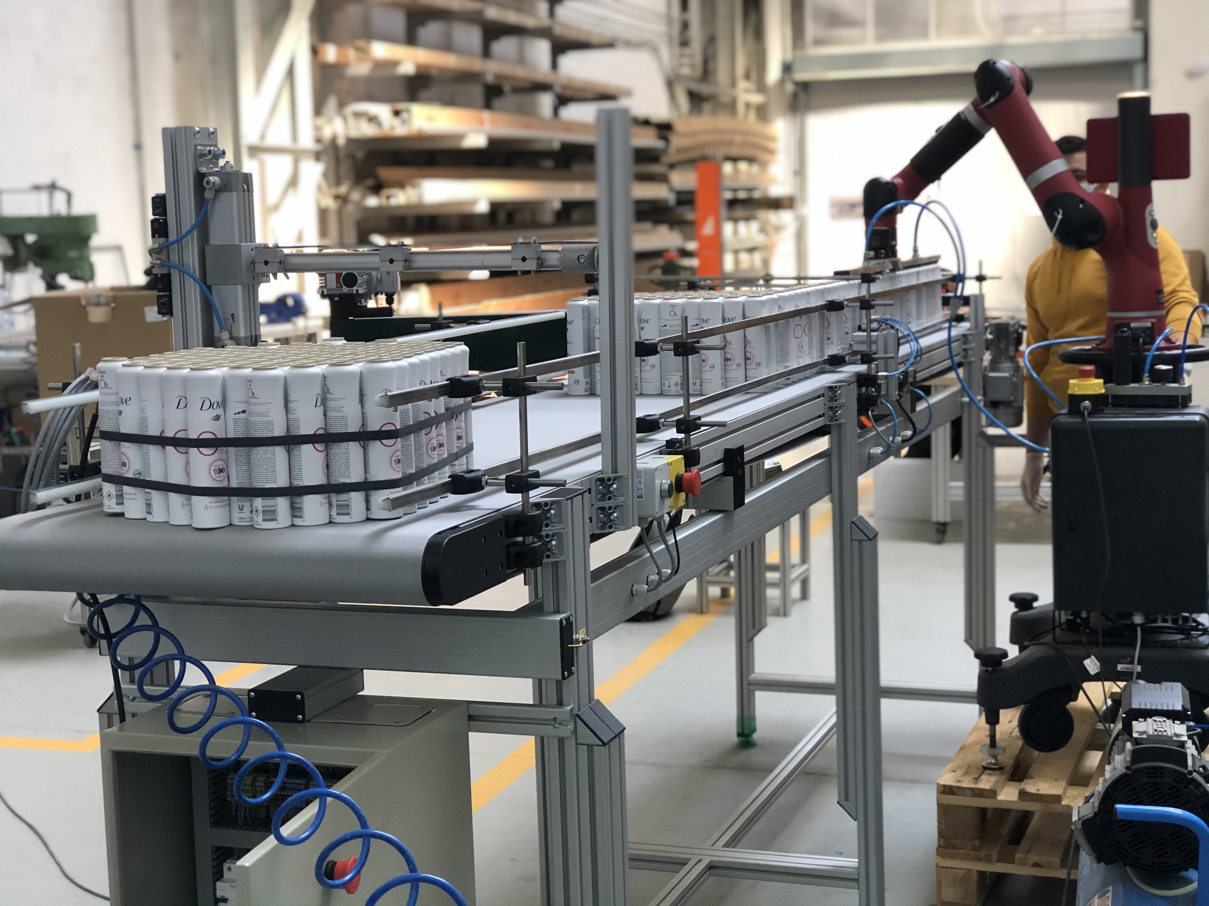 automated-bottle-unloading-system-3
