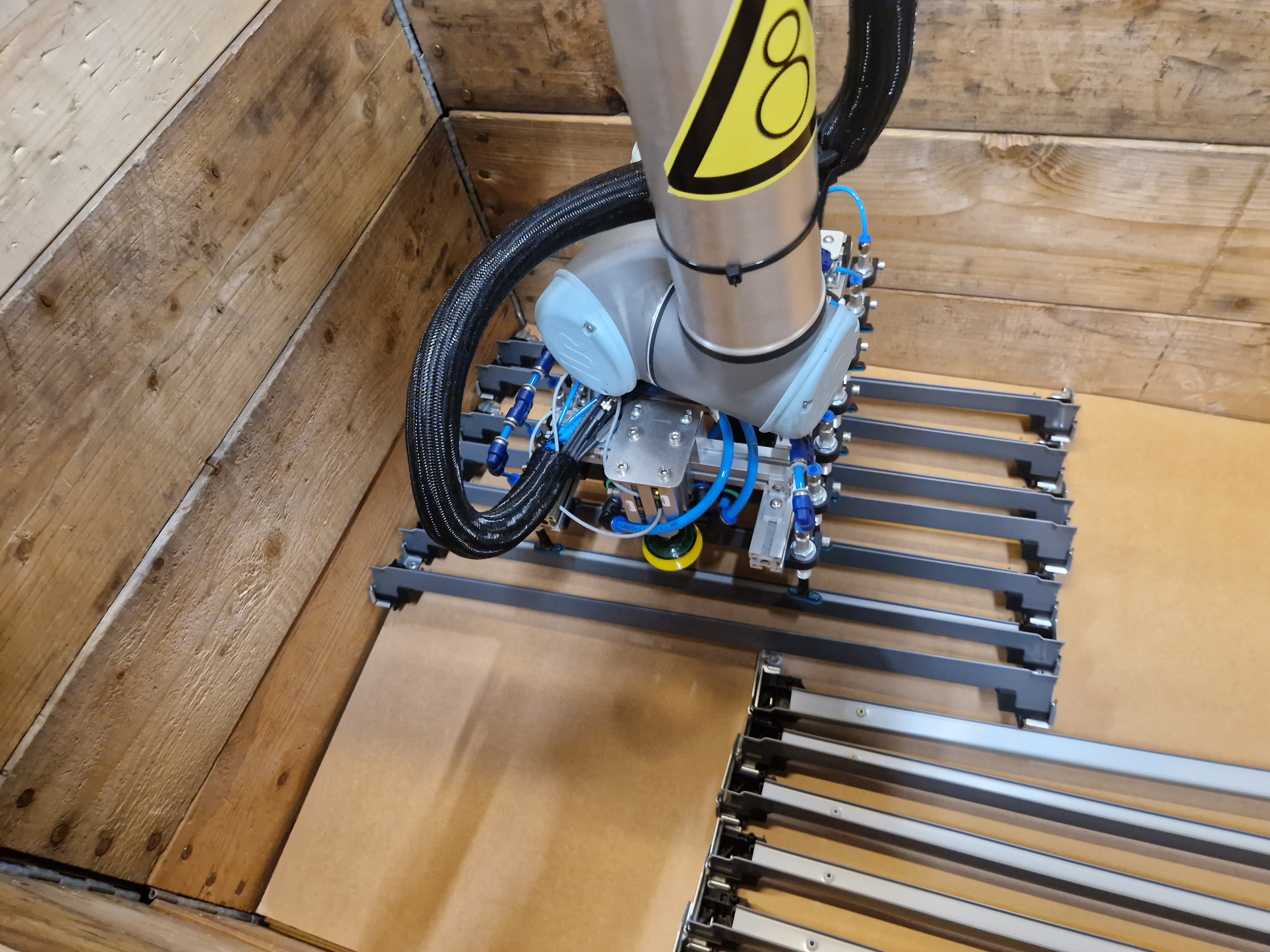 production-line-automation-for-roof-frames-3