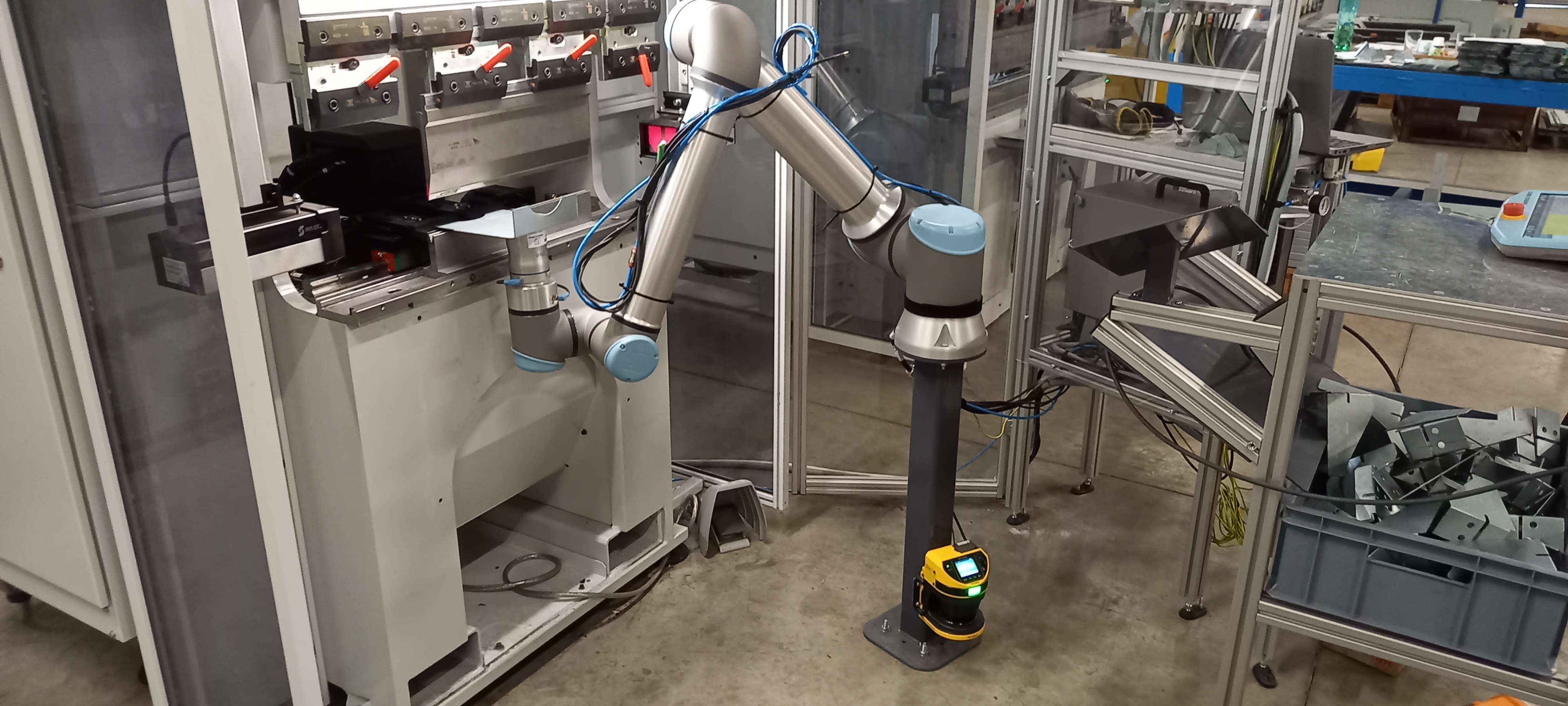 robot-assisted-bending-application-2
