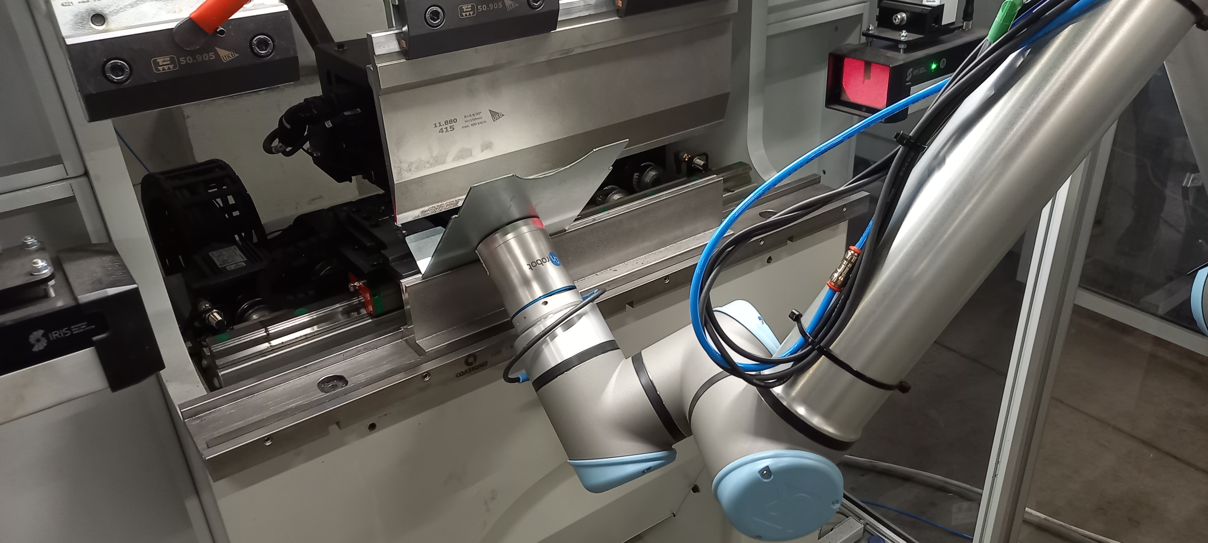 robot-assisted-bending-application-4