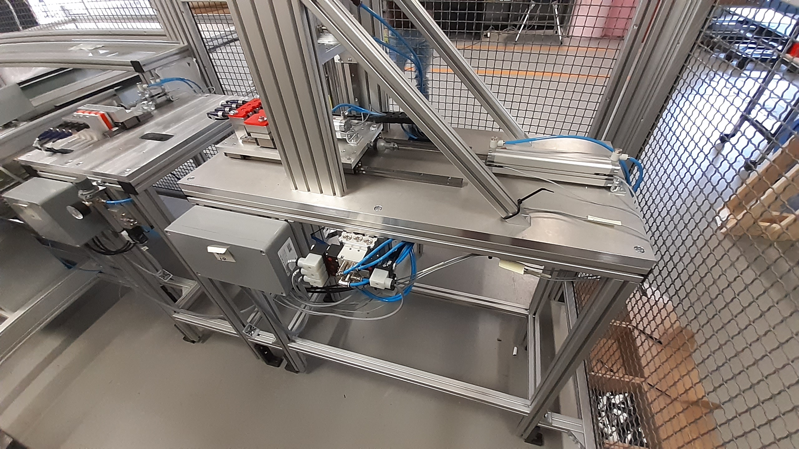 robotic-disassembly-and-packaging-line-2