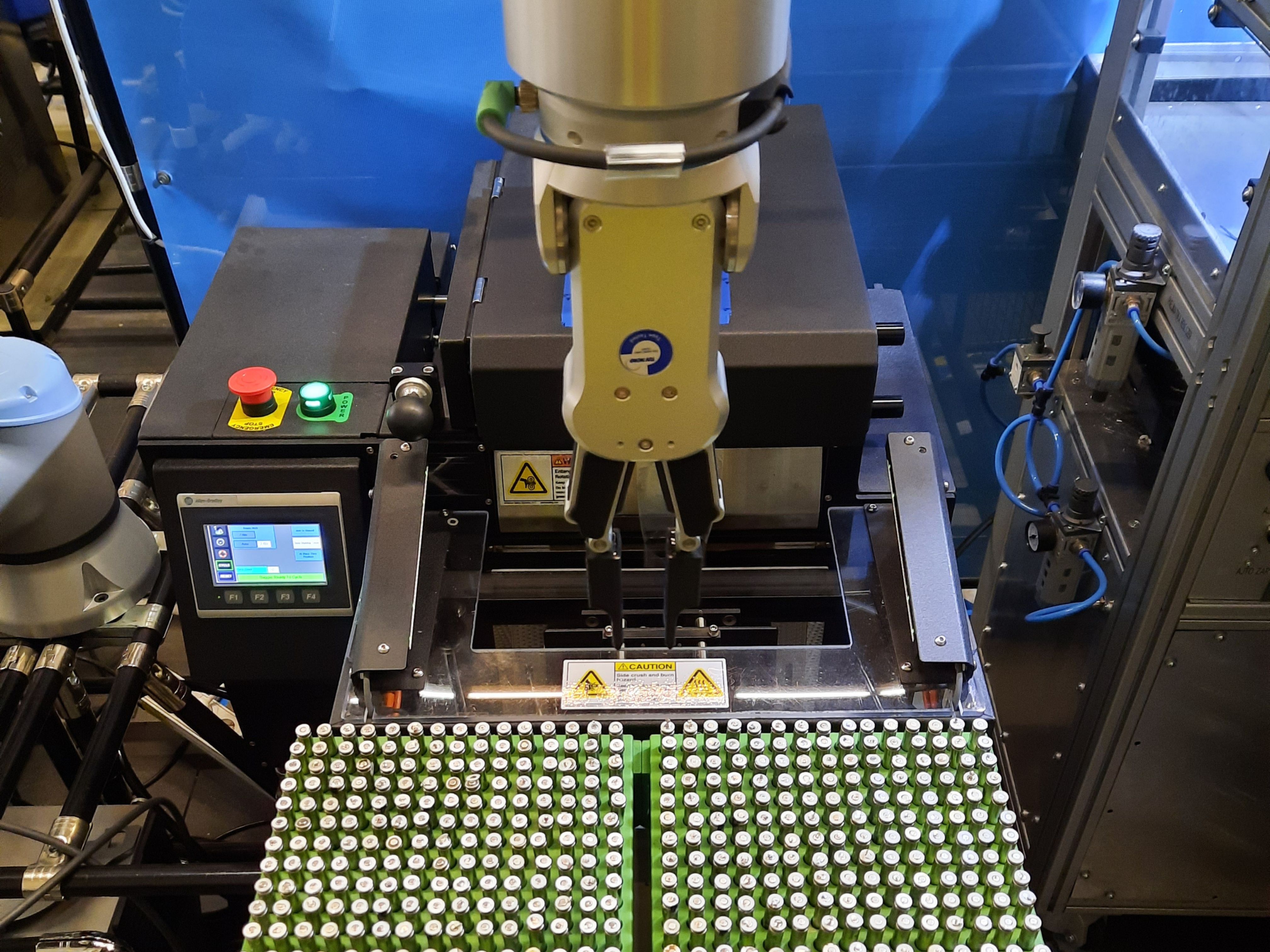 ur-robot-integration-for-battery-packaging-3