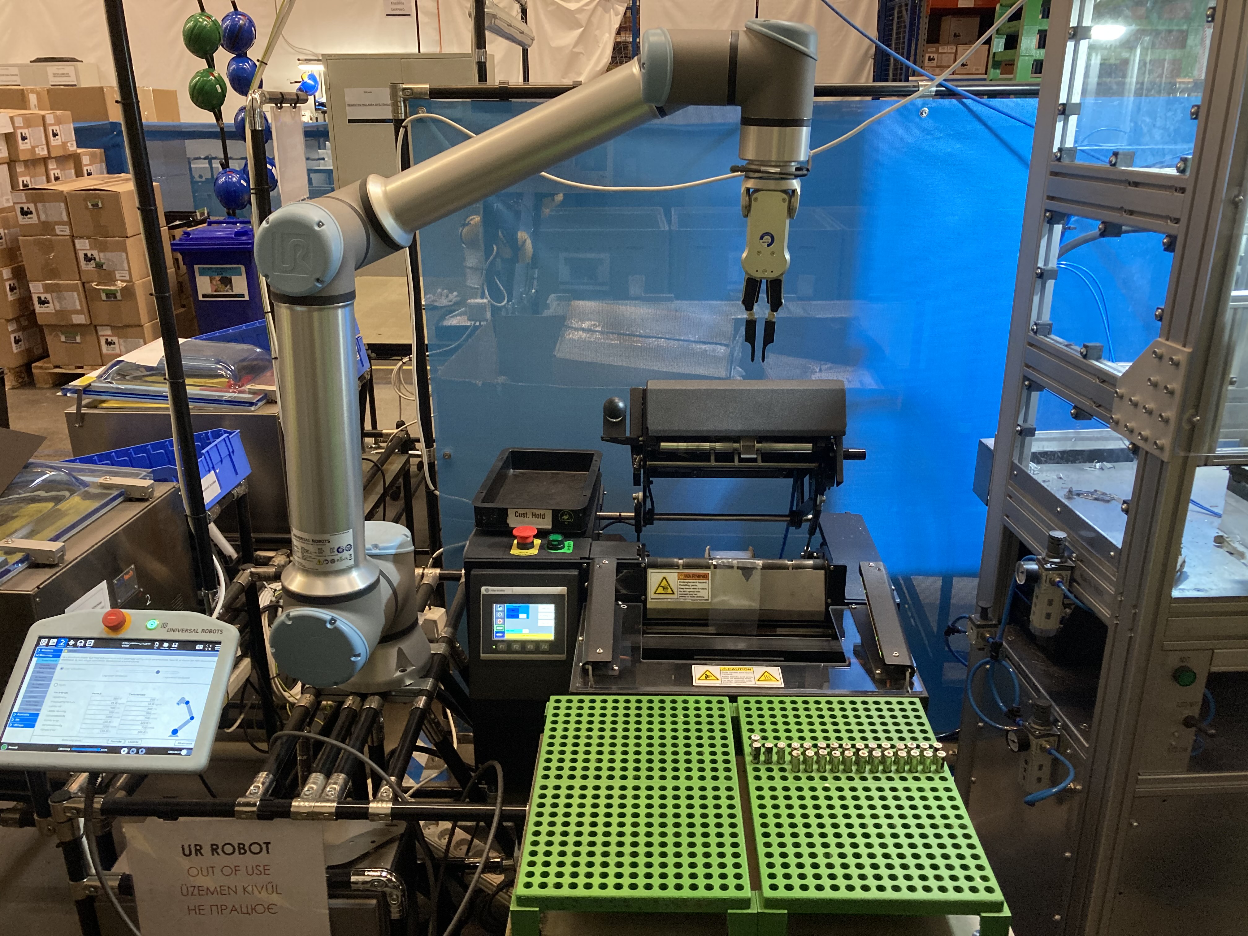 ur-robot-integration-for-battery-packaging-4